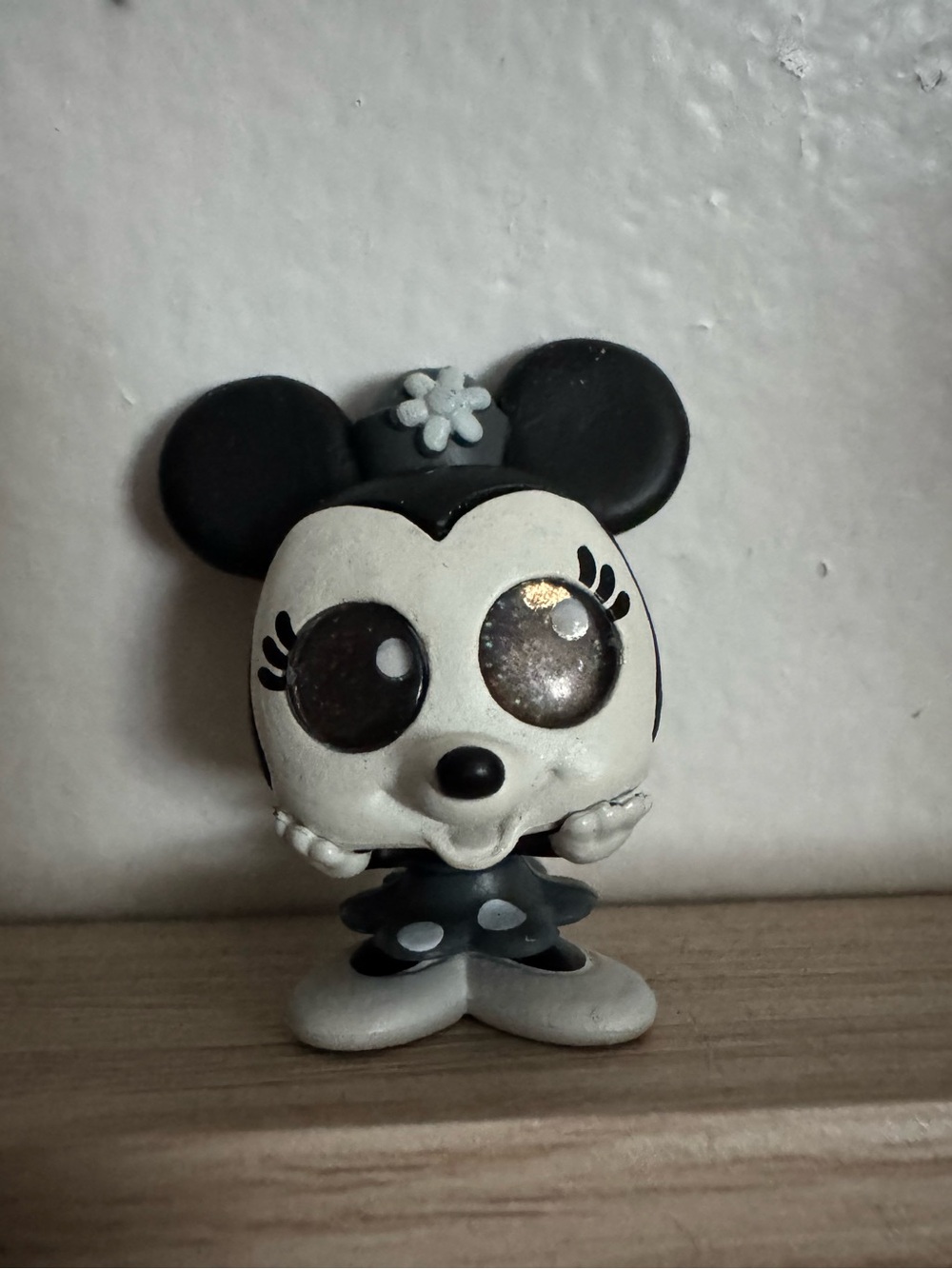 Disney doorables | series 6 | Minnie Mouse | limited edition